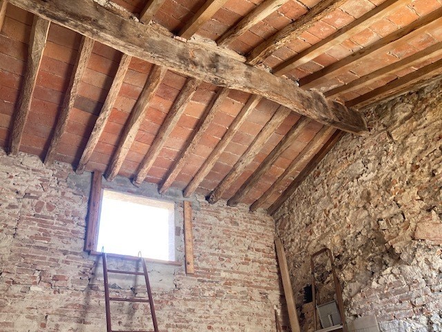 Casa Indipendente in Vendita a Vicopisano, zona Uliveto Terme, 78'000€, 80 m²