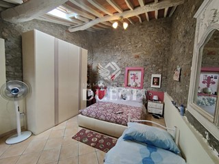 Trilocale in Vendita a Massarosa, zona Quiesa, 110'000€, 75 m²