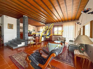 Villa bifamiliare in Vendita a Bibbona, 340'000€, 270 m²