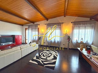 Villa bifamiliare in Vendita a Bibbona, 200'000€, 150 m²