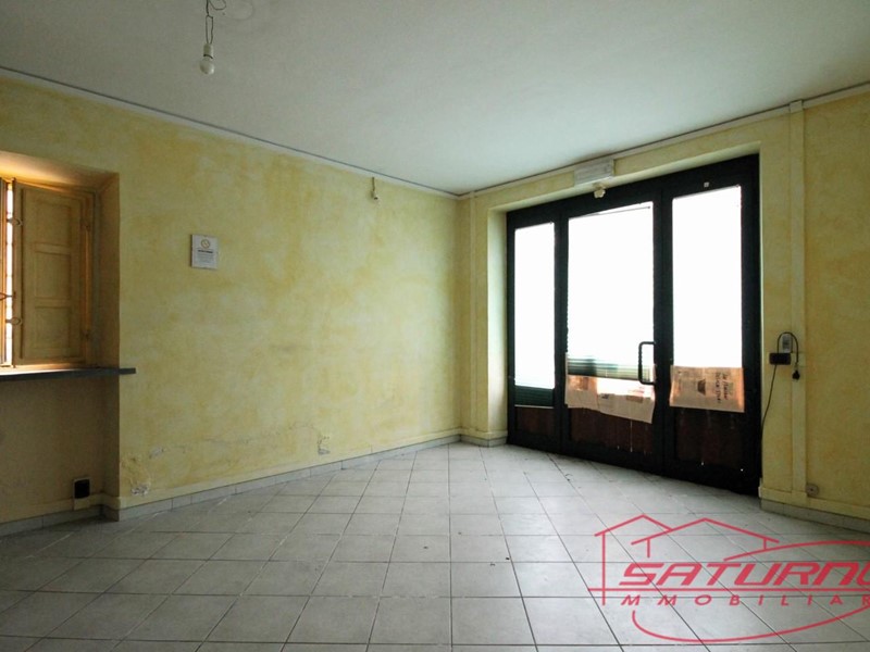 Immobile commerciale in Affitto a Capannori, zona Segromigno In Piano, 600€, 52 m²
