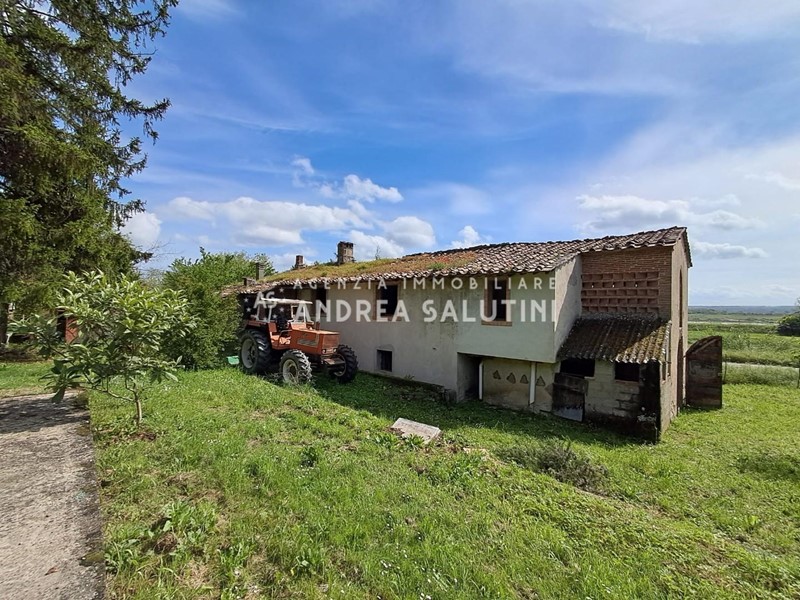 Casa di corte in Vendita a Buti, 189'000€, 340 m²