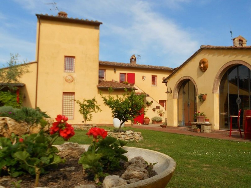 Casale in Vendita a Casciana Terme Lari, zona Casciana Terme, 850'000€, 345 m², arredato, con Box