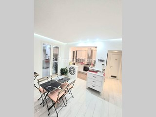 Villa bifamiliare in Vendita a Massa, zona Marina di Massa, 465'000&euro;, 95 m², arredato, con Box