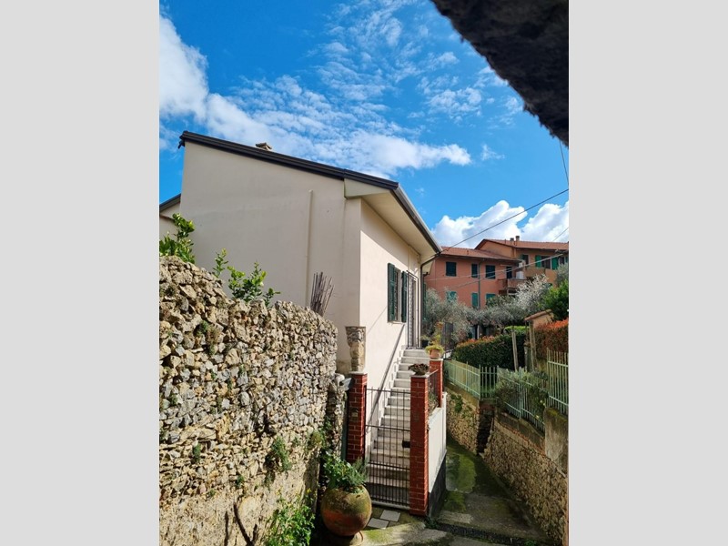 Casa Semi Indipendente in Vendita a Lerici, zona Pugliola, 185'000&euro;, 90 m², arredato