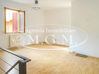 Immobile commerciale in Affitto a Pontedera, 550€, 70 m²