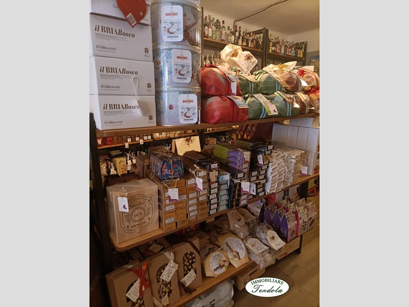 Negozio in Vendita a Carrara, 230'000€, 98 m²