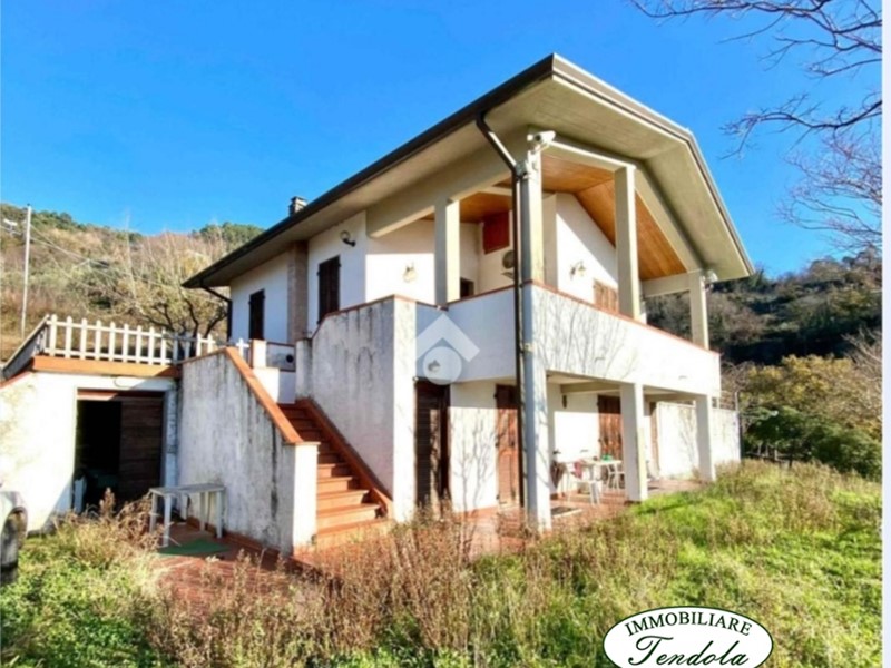 Casa Indipendente in Vendita a Sarzana, 290'000€, 120 m²