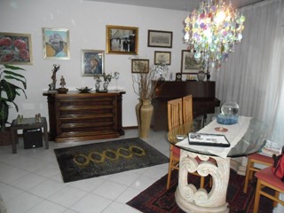 Quadrilocale in Vendita a Carrara, 330'000€, 150 m²