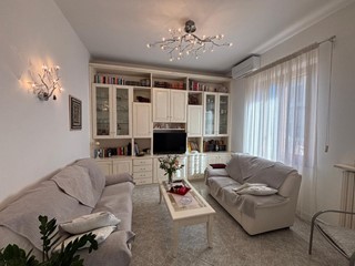 Casa Indipendente in Vendita a Empoli, zona Ponzano, 355'000€, 130 m²