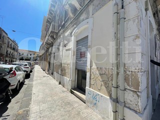 Negozio in Vendita a Siracusa, 65'000&euro;, 54 m²