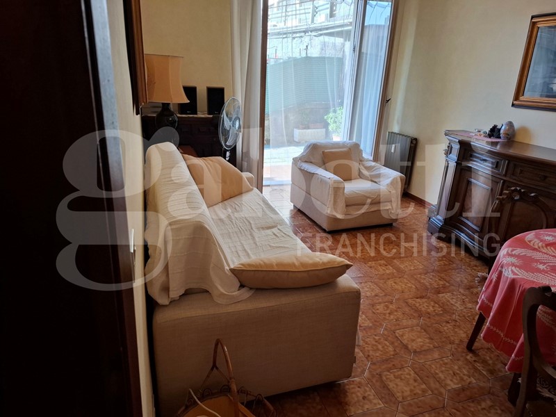 Trilocale in Vendita a Sanremo, 150'000€, 65 m², arredato