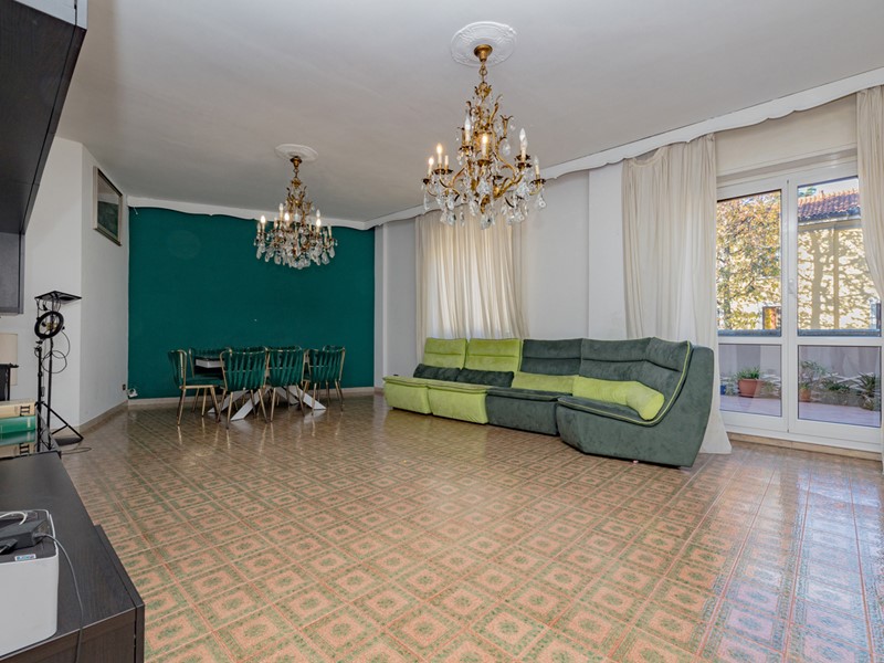 Appartamento in Vendita a Bovisio Masciago, 194'000€, 162 m²