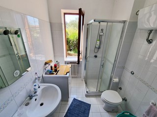 Villa bifamiliare in Vendita a Caserta, 420'000€, 290 m²