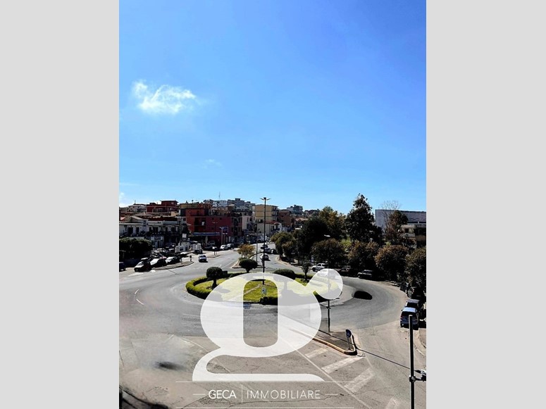 Trilocale in Vendita a Napoli, 160'000€, 95 m²