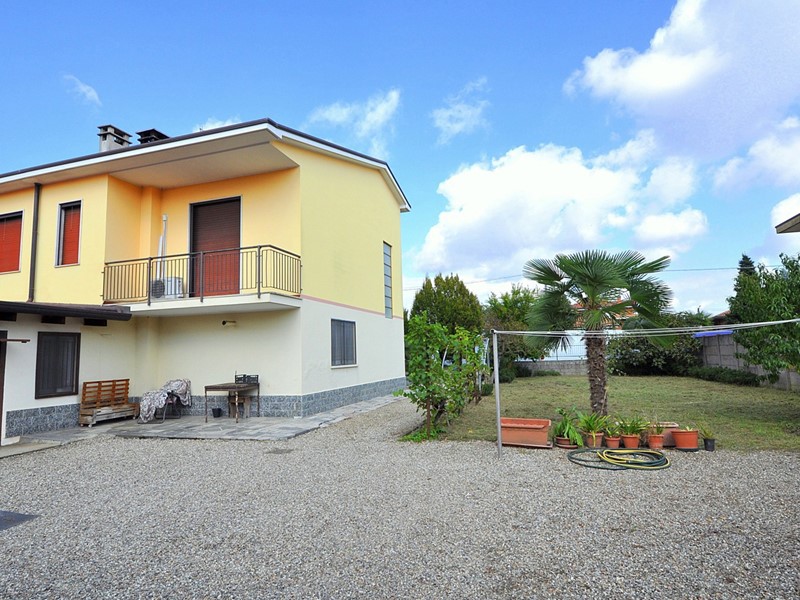 Villa in Vendita a Inveruno, 237'000€, 150 m²