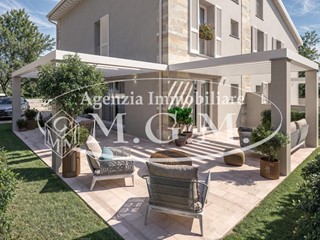Villa bifamiliare in Vendita a Pisa, zona Riglione Oratoio, 558'000€, 142 m²