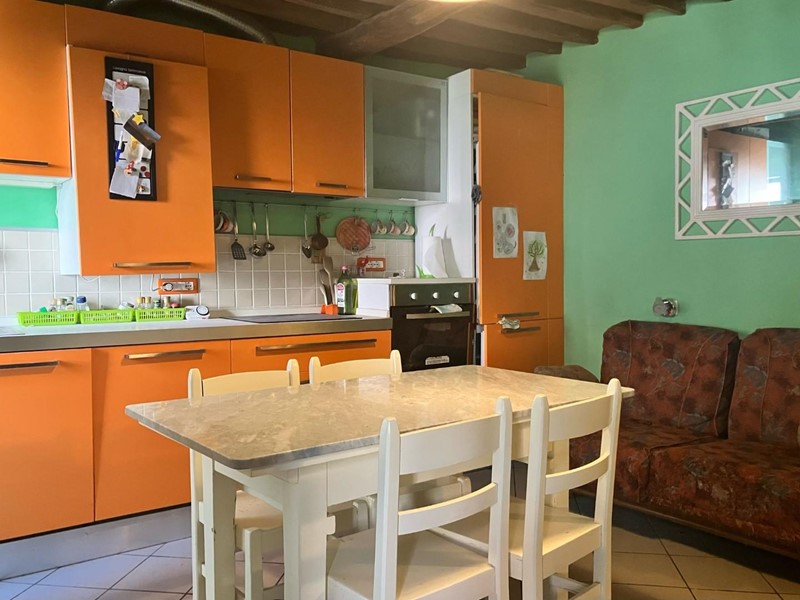 Quadrilocale in Vendita a Carrara, zona Avenza, 125'000€, 60 m², arredato