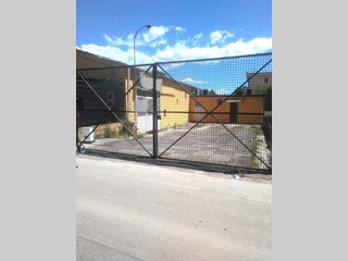 Magazzino in Vendita a Lucca, zona Sant'Anna, 140'000€, 164 m²