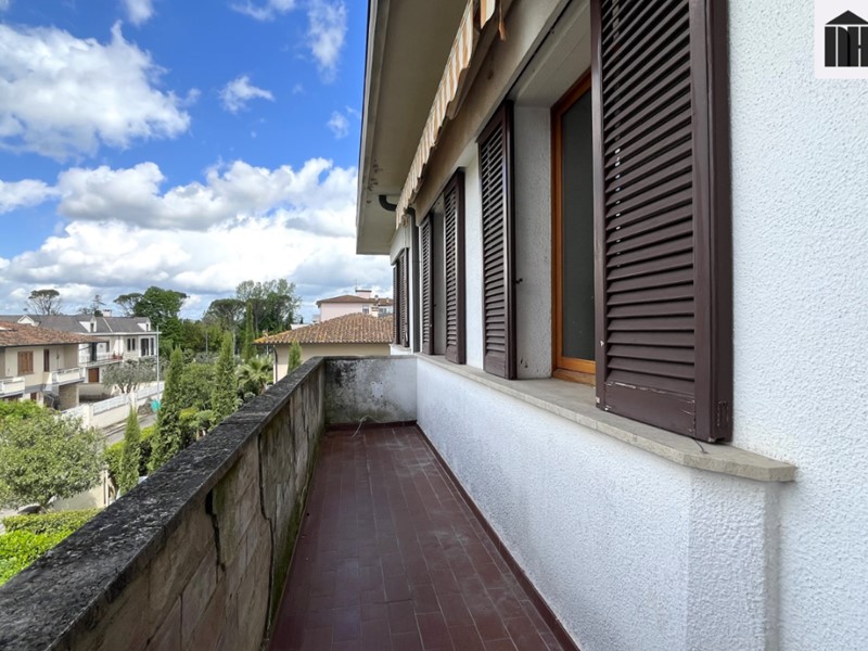 Appartamento in Vendita a Santa Croce sull'Arno, 120'000€, 120 m², con Box