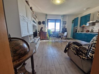 Quadrilocale in Vendita a Rosignano Marittimo, zona Rosignano Solvay, 160'000€, 90 m², arredato