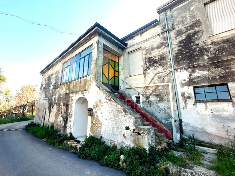 Trilocale in Vendita a Cepagatti, 32'000€, 90 m²