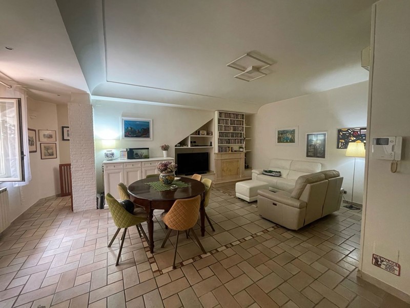 Villa in Vendita a Giugliano in Campania, 750'000€, 650 m²