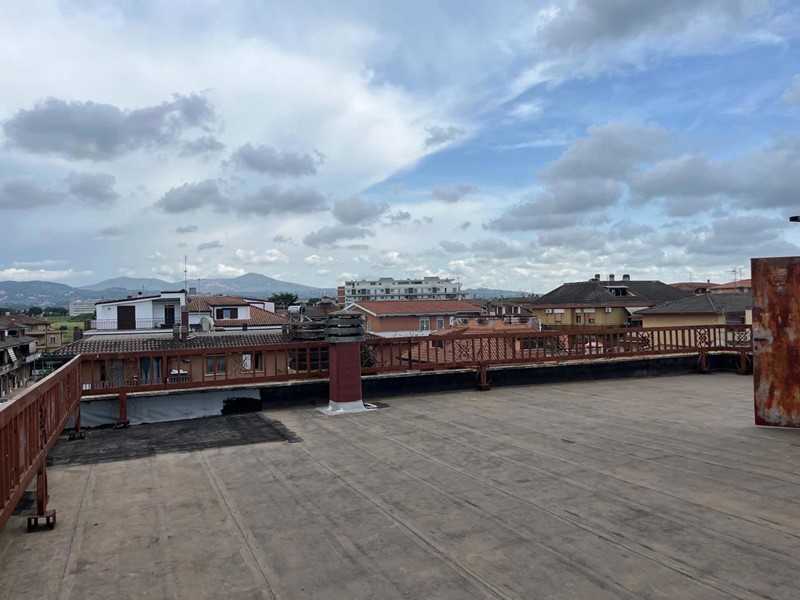 Quadrilocale in Vendita a Roma, 292'000€, 130 m²