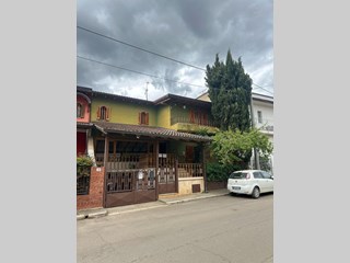 Villetta a schiera in Affitto a Sannicandro di Bari, 750€, 400 m², con Box