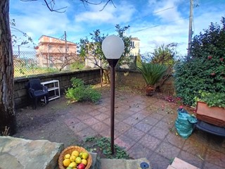 Trilocale in Vendita a Napoli, 150'000€, 75 m²