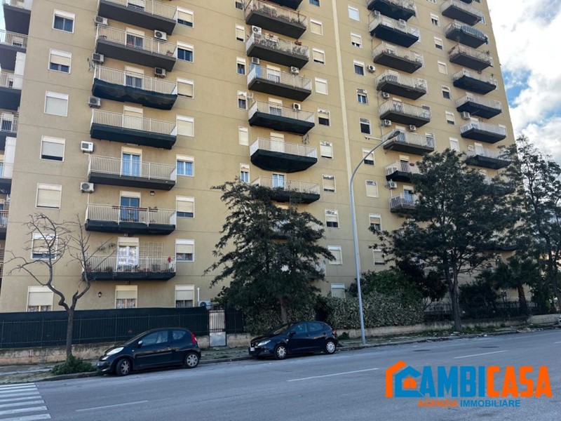 Appartamento in Vendita a Palermo, 160'000€, 140 m²