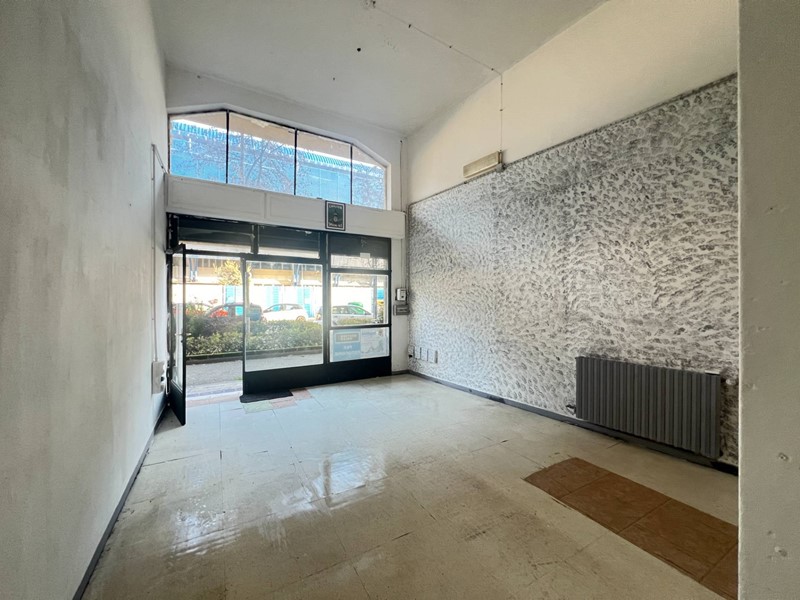 Attività commerciale in Vendita a Ferrara, zona Entro Mura, 29'000€, 31 m²