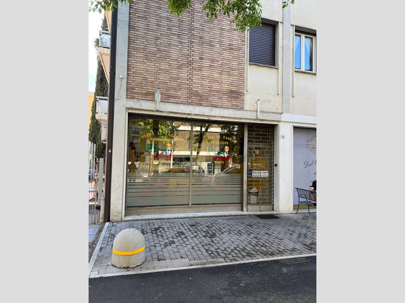 Immobile commerciale in Vendita a Verona, zona Borgo Trento, 35'000€, 50 m²
