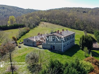 Casale in Vendita a Rapolano Terme, zona Serre di Rapolano, 1'250'000€, 382 m², con Box