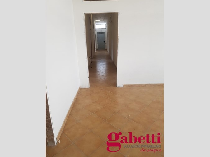 Capannone in Vendita a Sassari, 490'000€, 1 m²