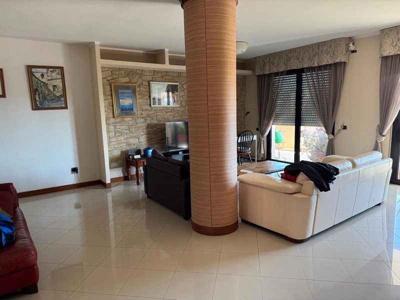 Appartamento in Vendita a Aversa, 590'000€, 160 m²