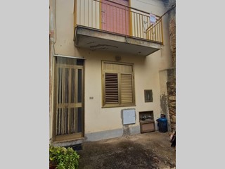 Trilocale in Vendita a Messina, 23'900€, 70 m²