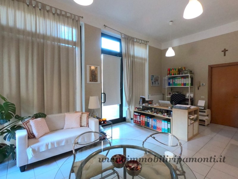 Negozio in Vendita a Lecco, 65'000€, 60 m²