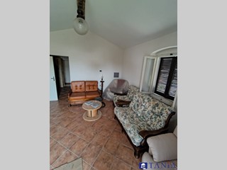 Quadrilocale in Vendita a Carrara, 165'000€, 75 m²