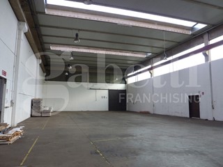 Capannone in Vendita a Preganziol, 600'000€, 1000 m²