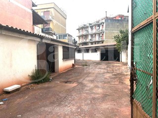 Magazzino in Vendita a Terracina, 385'000€, 280 m²