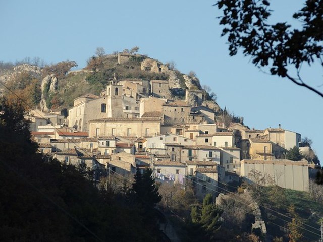 Appartamento in Vendita a Montelapiano, zona CERRI, 85'000€, 90 m², arredato