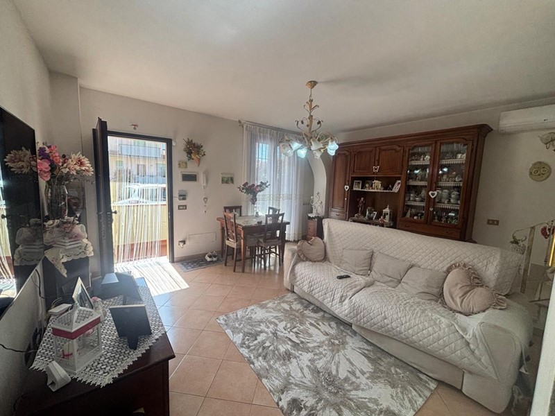 Villetta a schiera in Vendita a Calcinaia, zona Fornacette, 295'000€, 150 m²