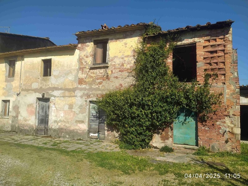 Casa Indipendente in Vendita a Ponte Buggianese, zona Vione, 55'000€, 145 m²
