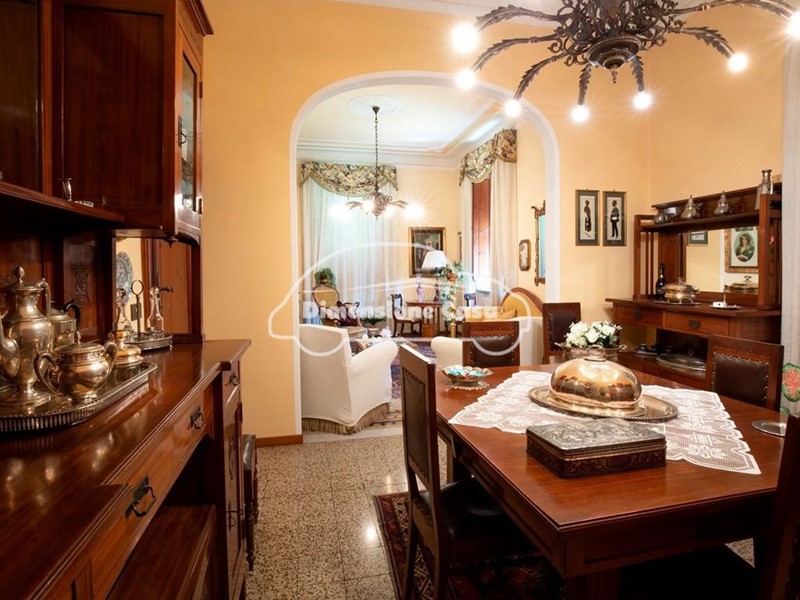 Villa in Vendita a Lucca, zona San Concordio Contrada, 860'000&euro;, 410 m²