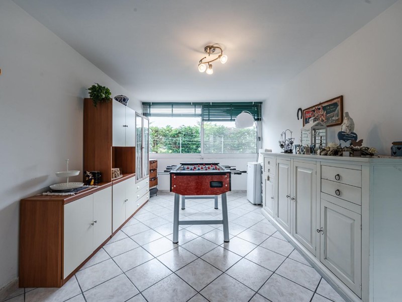 Casa Indipendente in Vendita a Reggio Emilia, zona Gavassa, 580'000€, 360 m², con Box