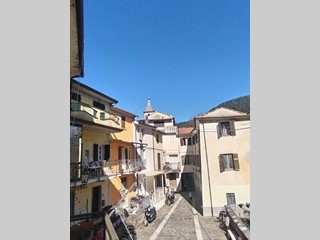 Trilocale in Vendita a Massa, zona Pariana, 95'000&euro;, 80 m², arredato