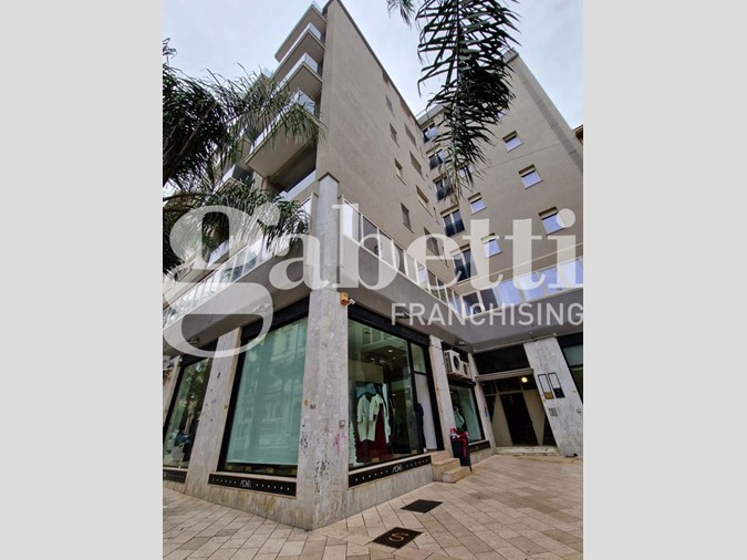 Quadrilocale in Vendita a Brindisi, 180'000€, 138 m²