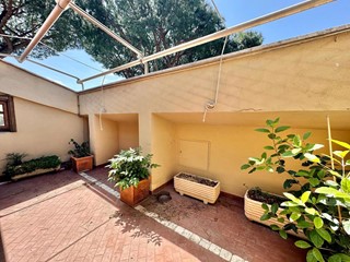 Appartamento in Vendita a Roma, 160'000€, 80 m²