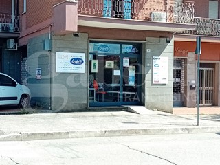 Negozio in Affitto a Civita Castellana, 1'100€, 120 m²